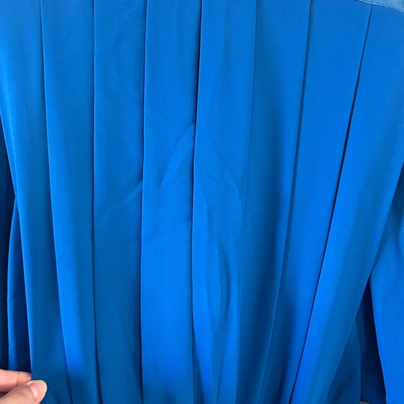 Vintage Beautiful Blue Pierre Cardin 100% silk dress - Picture 8 of 10